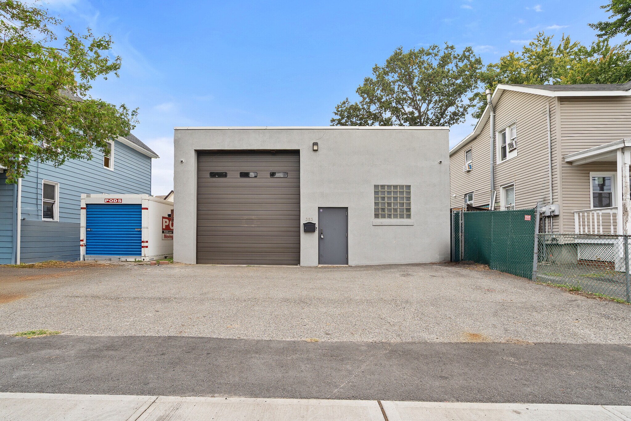 353 Railroad Ave, Hackensack, NJ à louer Photo principale- Image 1 de 16