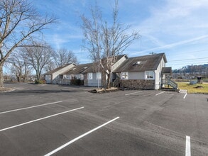 5030 Hendersonville Rd, Fletcher, NC à vendre Photo du bâtiment- Image 2 de 27