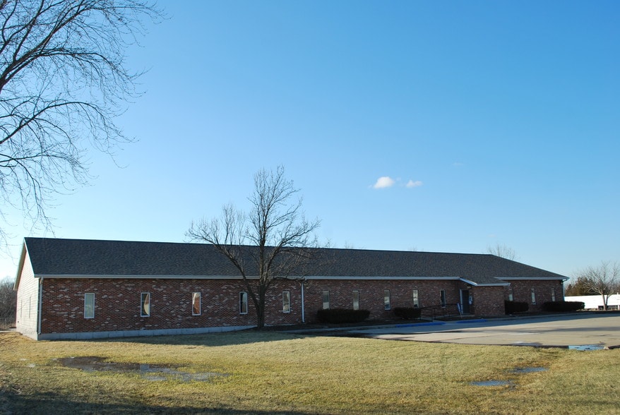 1715 S Morley St, Moberly, MO for lease - Building Photo - Image 3 of 8