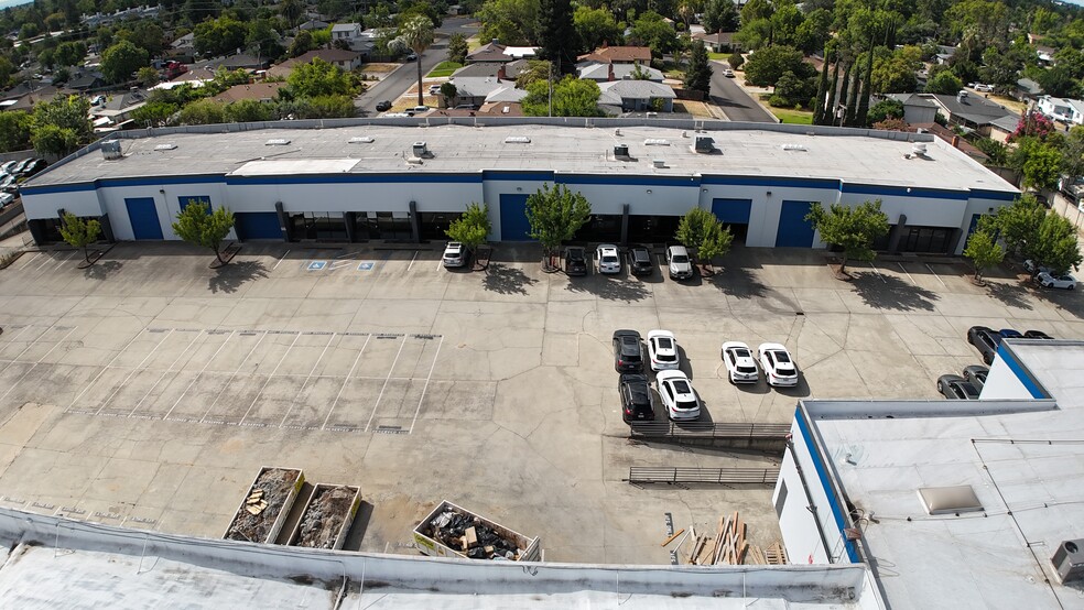2320-2340 Auburn Blvd, Sacramento, CA for lease - Building Photo - Image 3 of 7