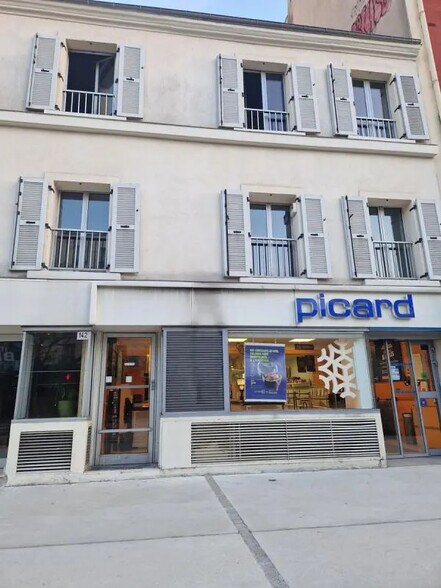 Office in Vincennes for sale - Building Photo - Image 1 of 11