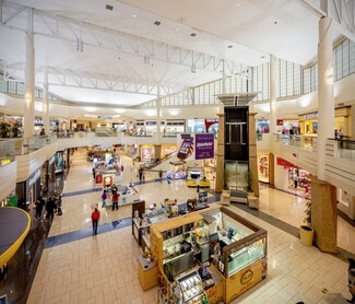 Plus de détails pour 4300 Meadows Ln, Las Vegas, NV - Commerce de détail à louer