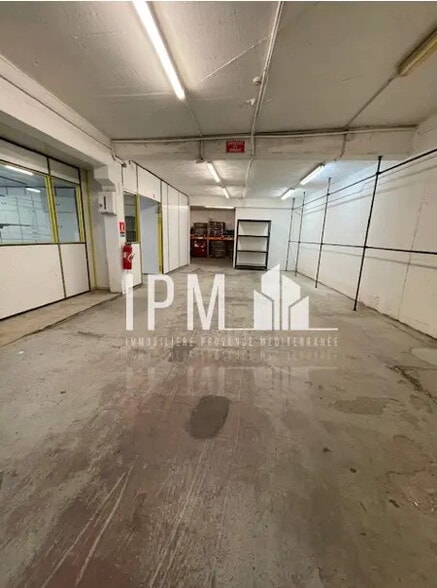 Industrial in Marseille for lease - Building Photo - Image 3 of 8
