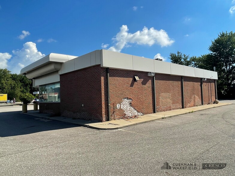 316 E Highland Rd, Macedonia, OH à louer - Photo du bâtiment - Image 3 de 7