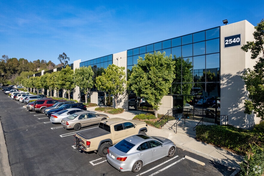2540 E Corporate Pl, Monterey Park, CA for lease - Building Photo - Image 2 of 6