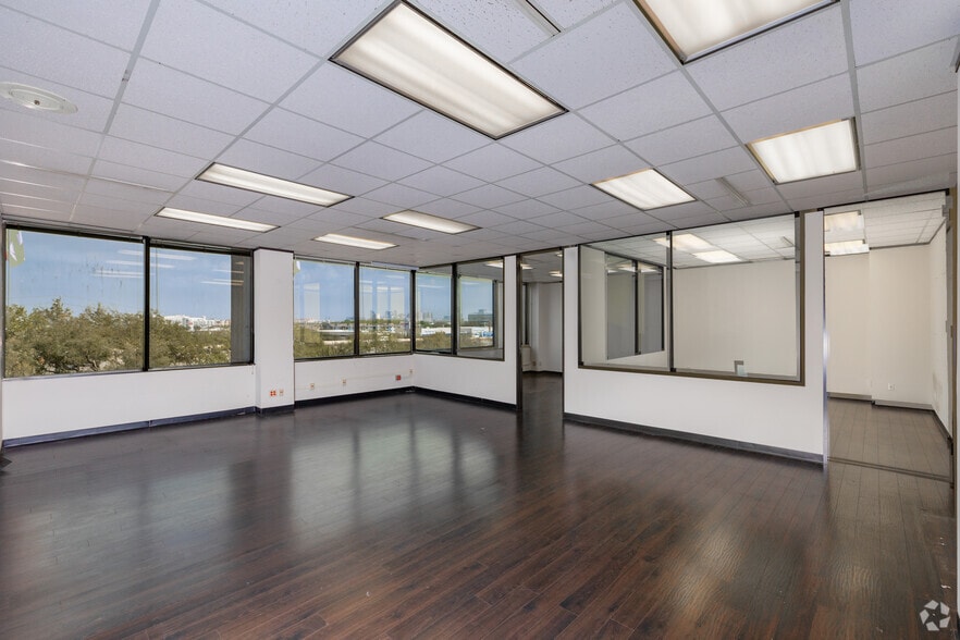 3003 S Loop Fwy W, Houston, TX à louer - Photo intérieure - Image 2 de 3