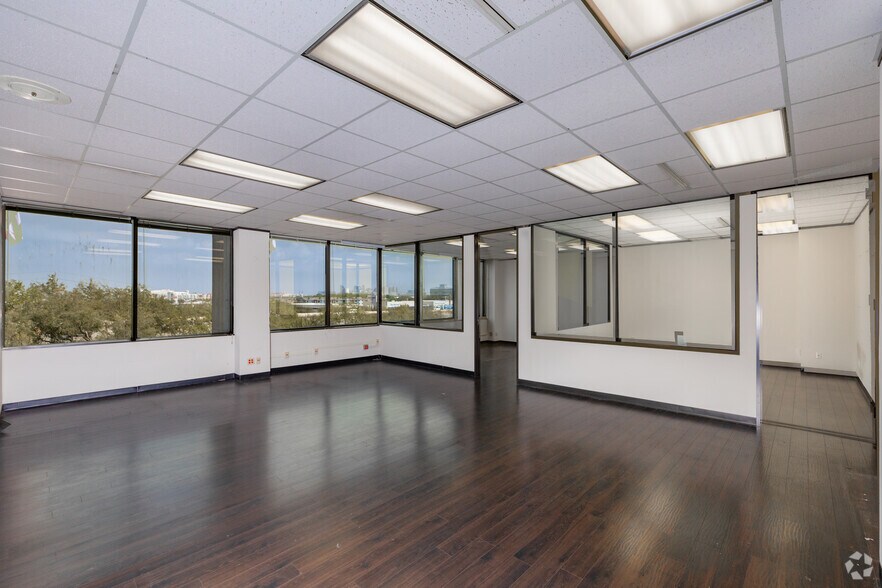 3003 S Loop W, Houston, TX for lease - Interior Photo - Image 2 of 3