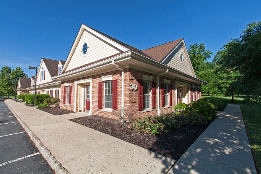 46 Vreeland Dr, Skillman, NJ à louer - Photo du bâtiment - Image 2 de 13