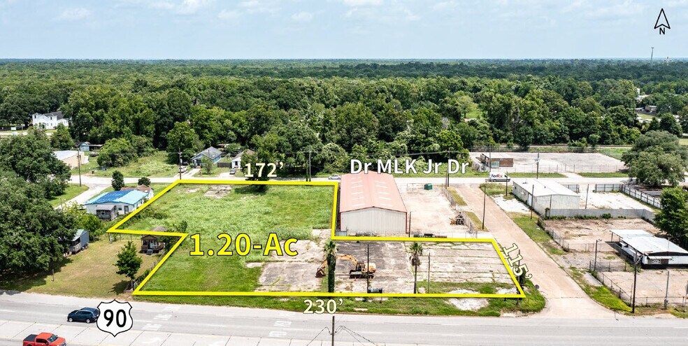 915 Highway 90, Liberty, TX à vendre - Photo du bâtiment - Image 2 de 9