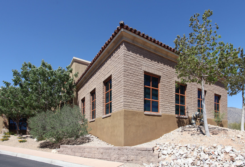 1775 E Skyline Dr, Tucson, AZ for sale - Building Photo - Image 2 of 4