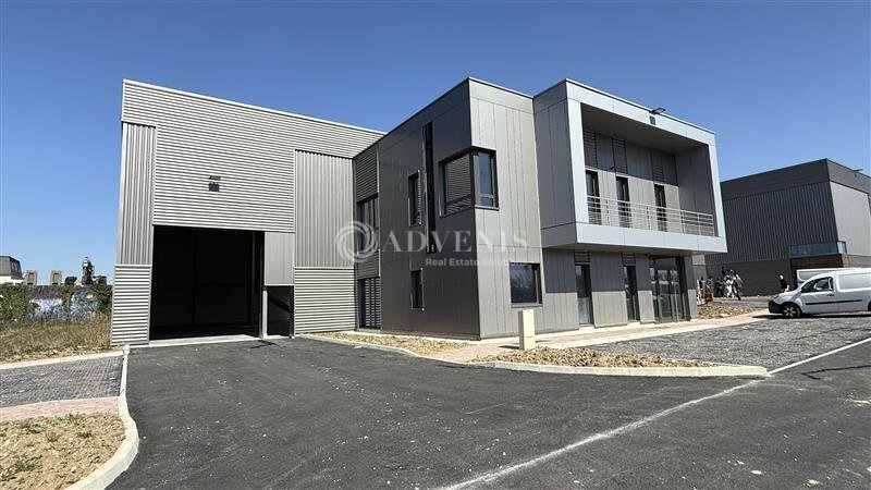 Flex in Courtry for lease - Building Photo - Image 2 of 9