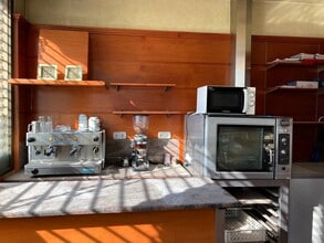 Commerce de détail dans Santa Margarida de Montbui, Barcelona à louer Photo intérieure- Image 2 de 7