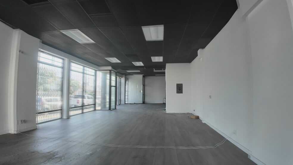 601-609 N Western Ave, Los Angeles, CA for lease - Commercial Listing Video - Image 2 of 11
