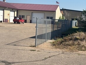 717 27th St SE, Minot, ND for lease Interior Photo- Image 2 of 9