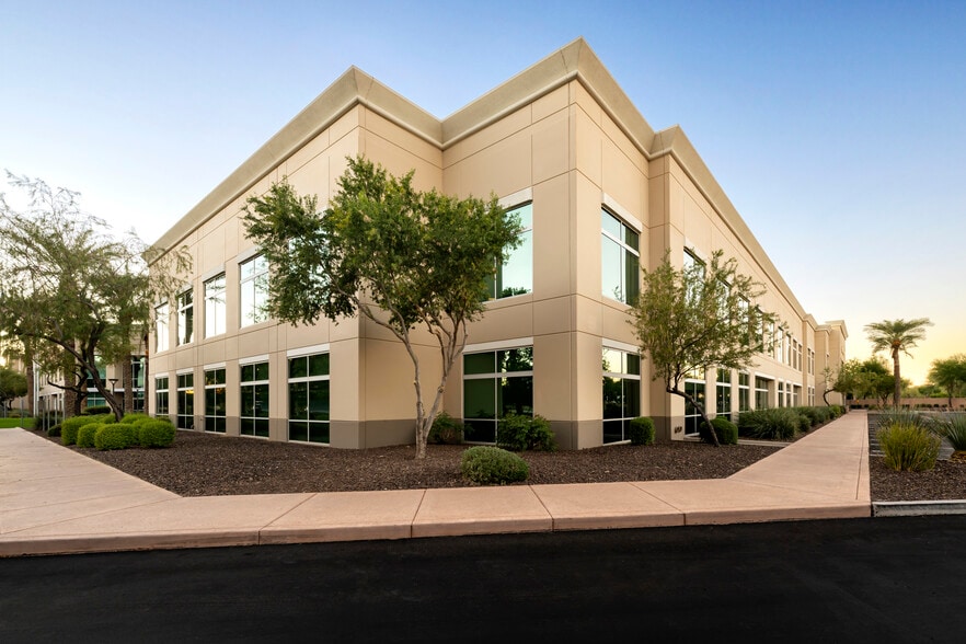 2600 W Geronimo Pl, Chandler, AZ for lease - Building Photo - Image 1 of 9
