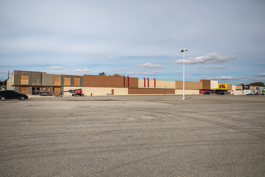 671 Grand Ave W, Chatham, ON for lease - Primary Photo - Image 2 of 6