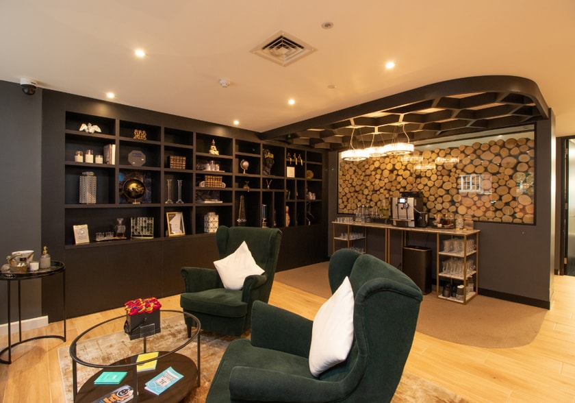 5 Jewry St, London for lease - Interior Photo - Image 2 of 10