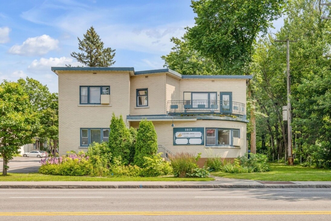 1019 Boul René-Lévesque O, Québec, QC for sale Primary Photo- Image 1 of 1