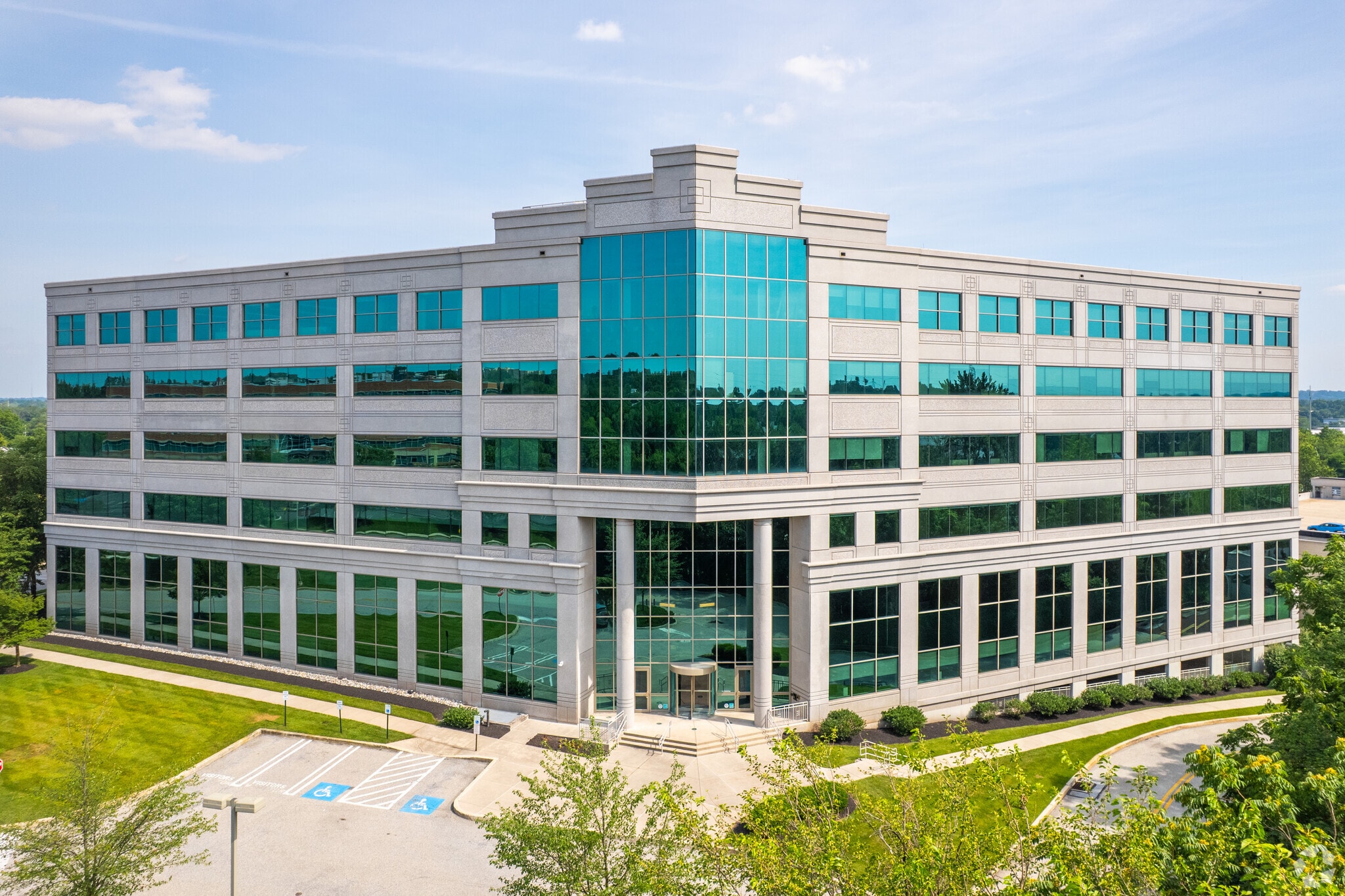 401 Plymouth Rd, Plymouth Meeting, PA for lease Primary Photo- Image 1 of 29