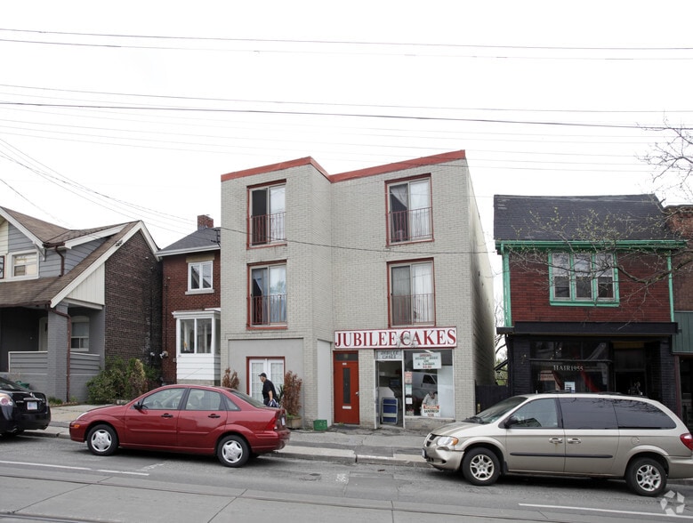 1959 Gerrard St E, Toronto, ON for sale - Primary Photo - Image 1 of 1