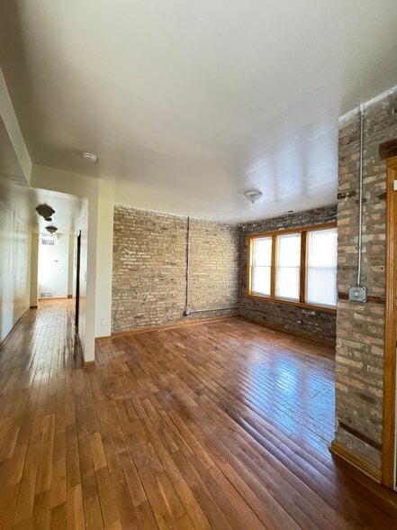 11027-11035 S King Dr, Chicago, IL for sale - Interior Photo - Image 3 of 7