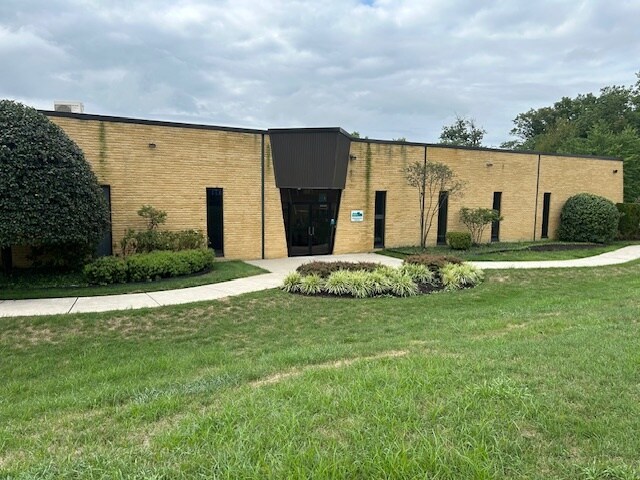 470 Maryland Dr, Fort Washington, PA à louer - Photo du bâtiment - Image 1 de 29