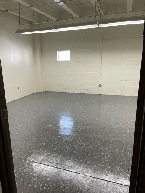 840 Santee St, Los Angeles, CA for lease Interior Photo- Image 1 of 4