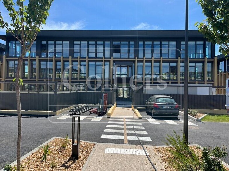 340 Rue Emilien Gautier, Aix-en-Provence à louer - Photo du bâtiment - Image 3 de 15