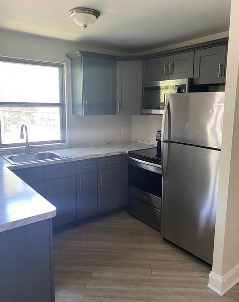 430 Englewood Ave, Tonawanda, NY for sale - Interior Photo - Image 2 of 5