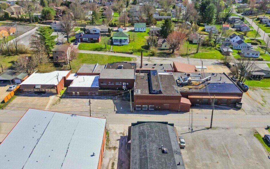 426 W 4th St, London, KY à vendre - Photo du bâtiment - Image 1 de 13