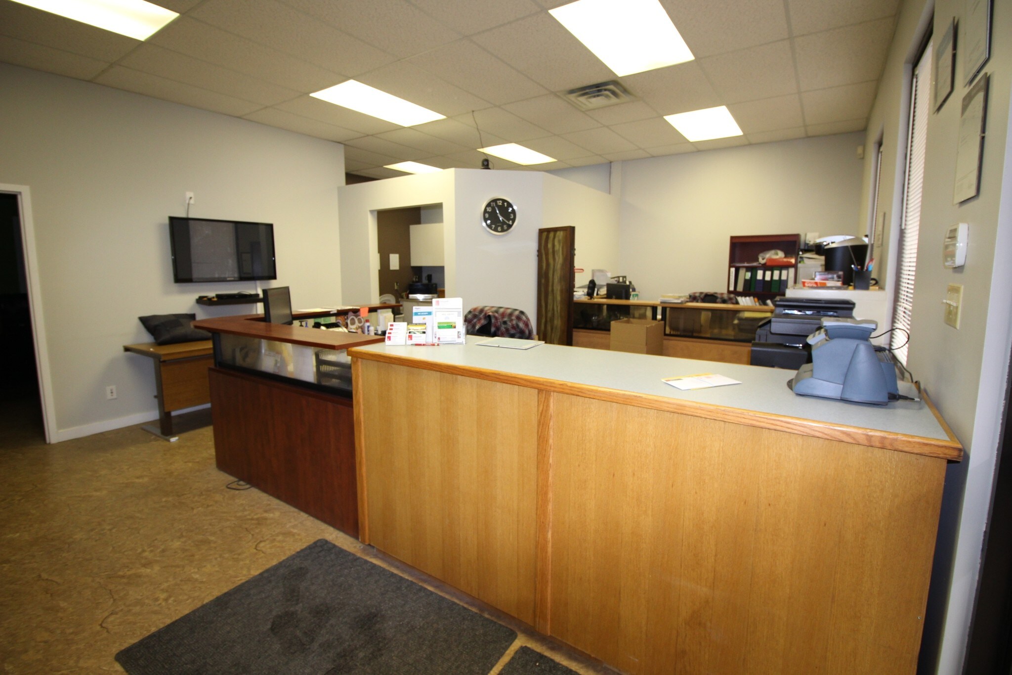 1430 31 St N, Lethbridge, AB for sale Primary Photo- Image 1 of 1