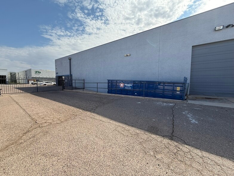 3321 E Atlanta Ave, Phoenix, AZ for sale - Building Photo - Image 2 of 11