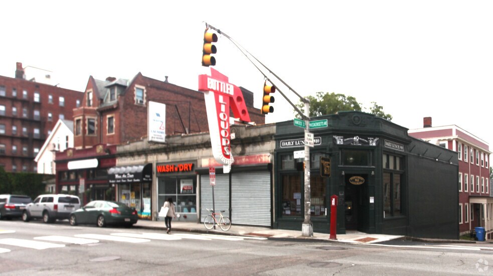 902-912 Massachusetts Ave, Cambridge, MA for lease - Building Photo - Image 2 of 3