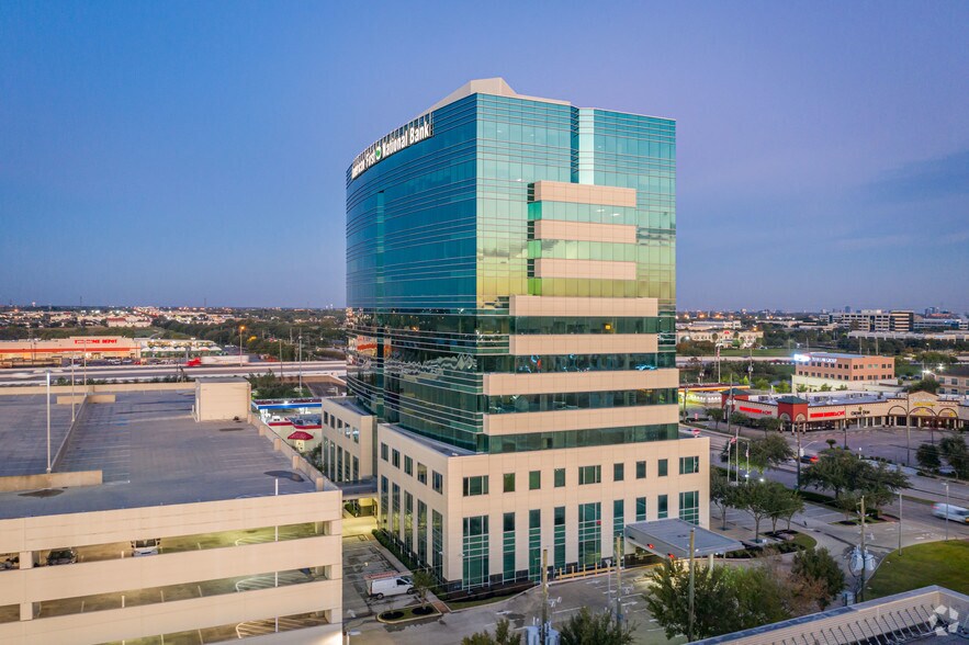 9999 Bellaire Blvd, Houston, TX à vendre - Photo du bâtiment - Image 3 de 170