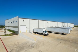 117 Tk Industrial Blvd, Hutto, TX à louer Photo du bâtiment- Image 1 de 3