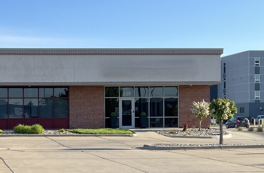 813-839 Gordon Dr, Sioux City, IA à louer - Photo du bâtiment - Image 1 de 1