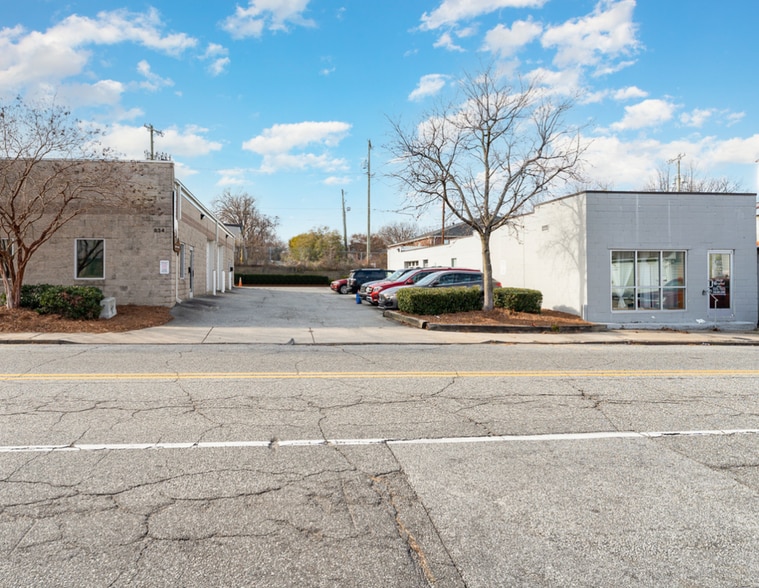 934 S Chapman St, Greensboro, NC à vendre - Photo du bâtiment - Image 2 de 6