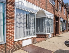 615-621 Seaman Ave, Baldwin, NY à louer Photo intérieure- Image 2 de 2