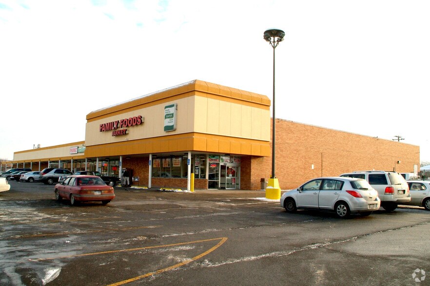19230 Harper Ave, Harper Woods, MI for lease - Primary Photo - Image 1 of 5