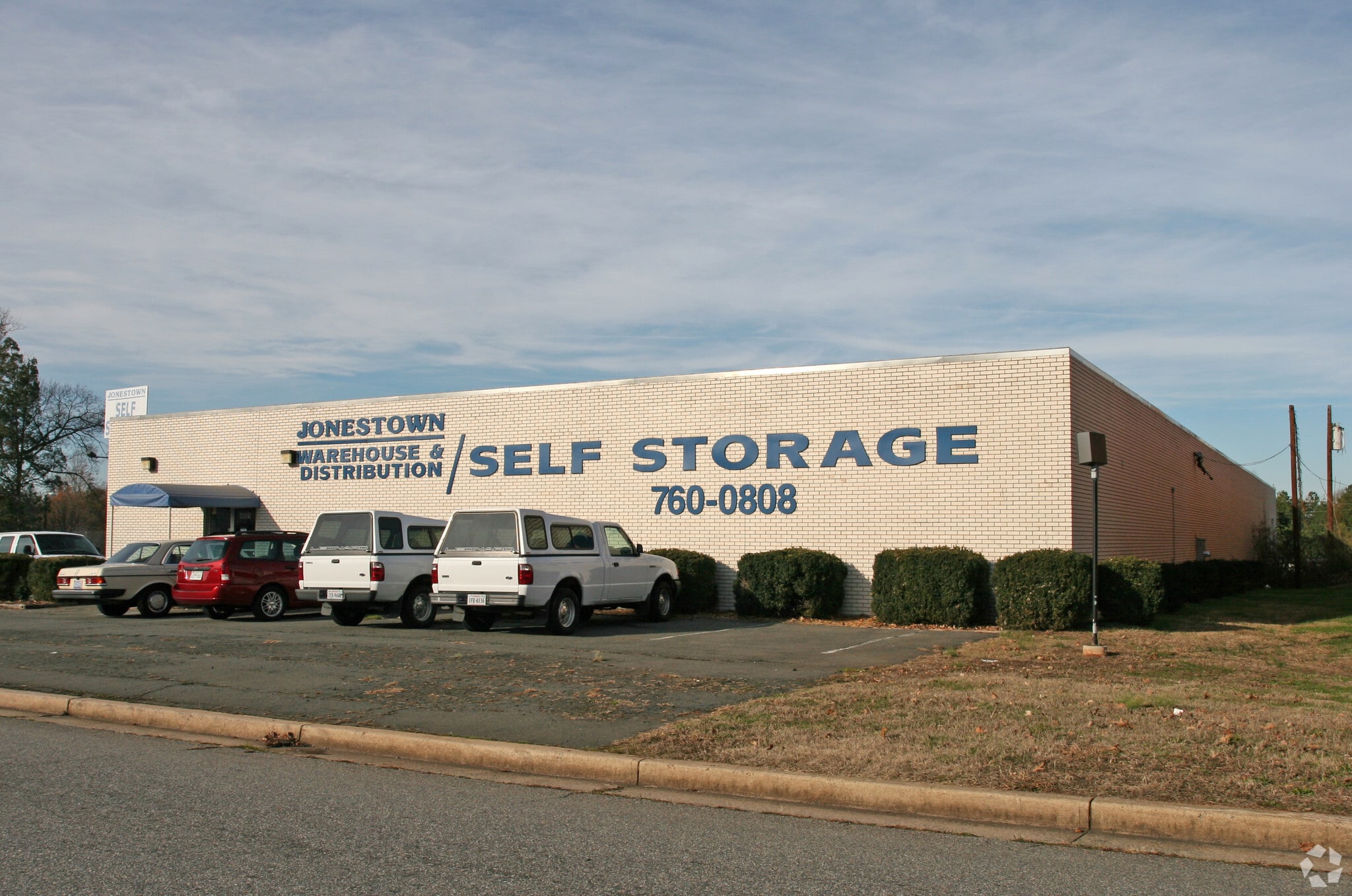 4801 Commercial Plaza St, Winston-Salem, NC à louer Photo principale- Image 1 de 10