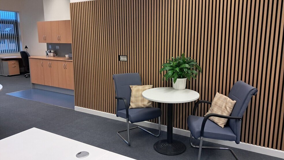 7 Wood End, Chineham à louer - Photo du bâtiment - Image 3 de 7