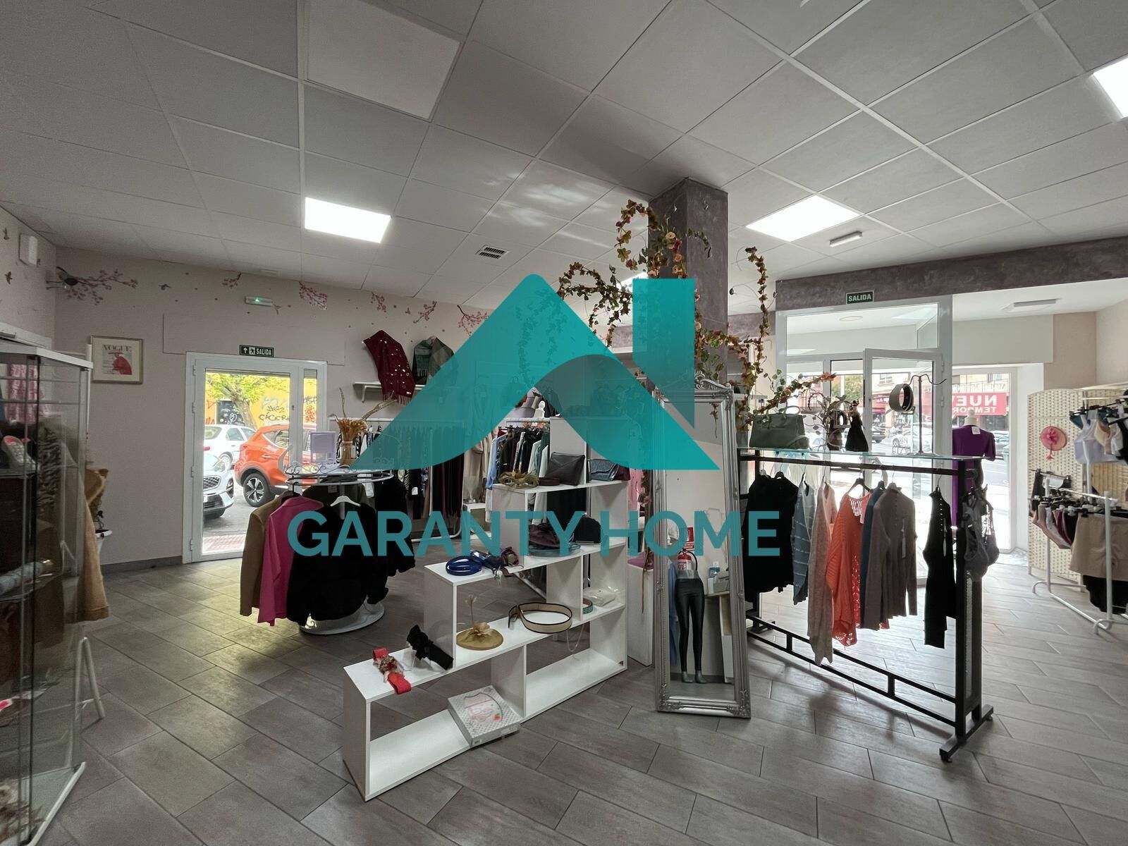 Retail in Cáceres, Cáceres for lease Interior Photo- Image 1 of 7