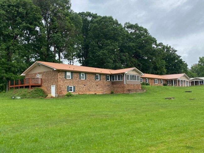 Plus de détails pour 2500 Olivet Ct, Greensboro, NC - Médical à louer