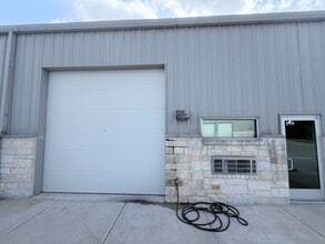 35 Nafta Cir, New Braunfels, TX for lease Interior Photo- Image 2 of 2