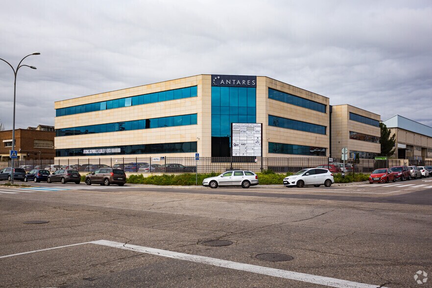 Calle Industrias, 4, Alcorcón, Madrid à vendre - Photo principale - Image 1 de 6