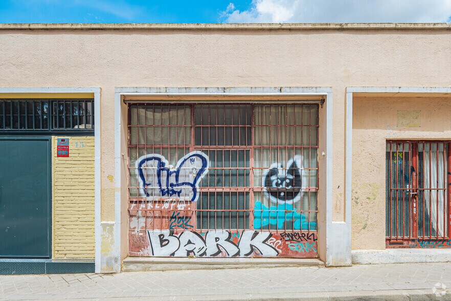 Calle de Aguilafuente, Madrid, Madrid for lease - Building Photo - Image 2 of 2