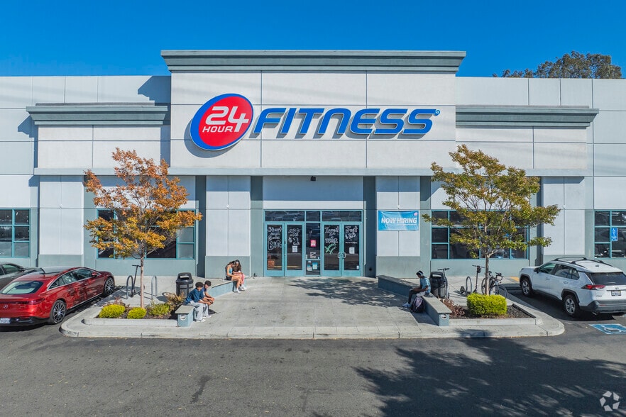 4500 Auto Mall Pky, Fremont, CA for lease - Building Photo - Image 2 of 5