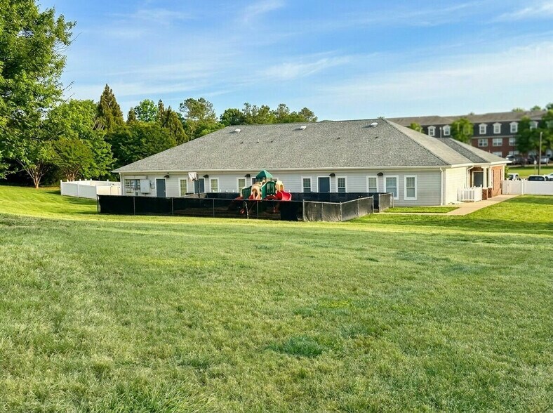 5000 Ridgedale Pky, North Chesterfield, VA à louer - Photo du bâtiment - Image 3 de 10