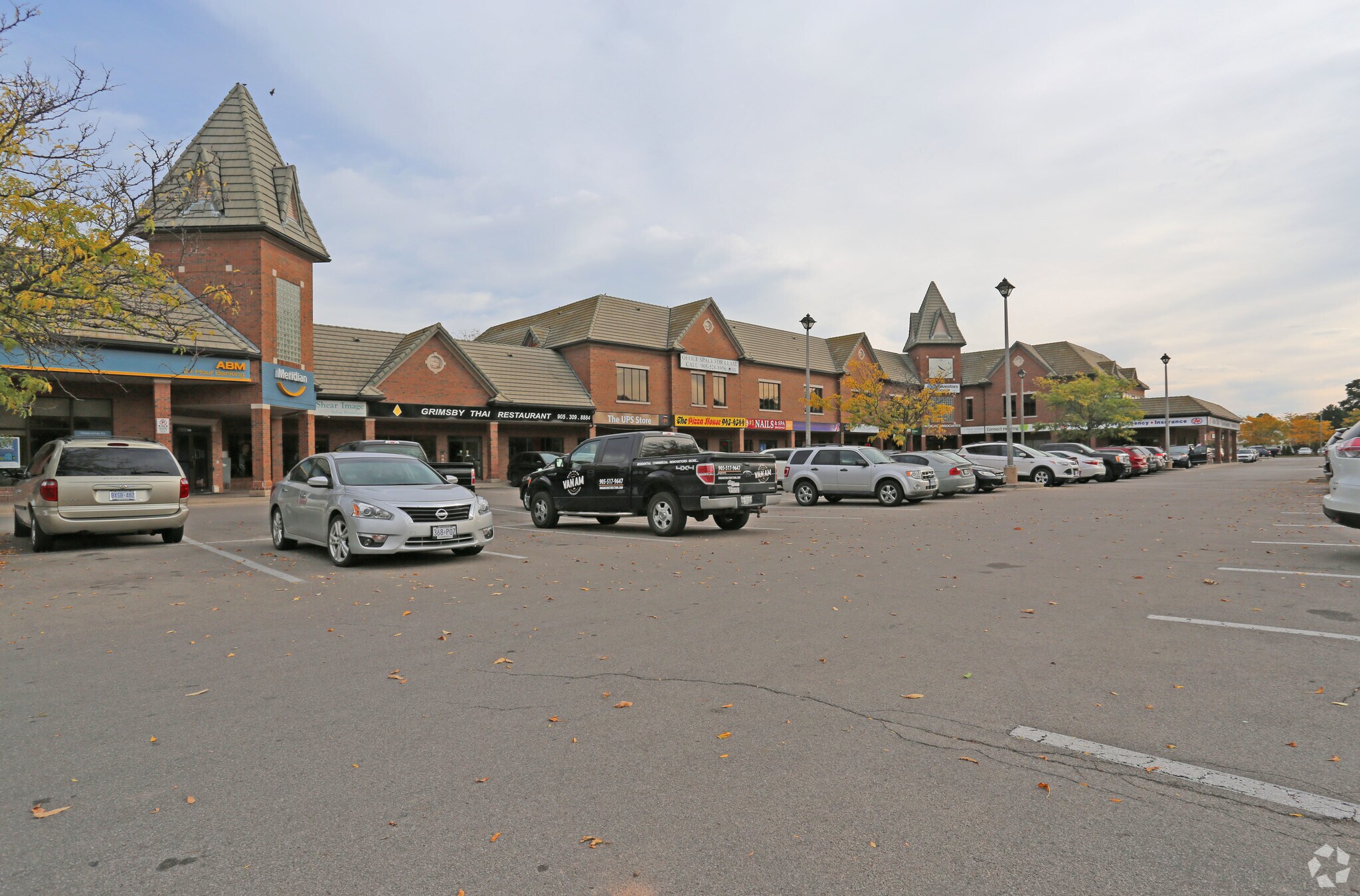 155 Main St E, Grimsby, ON à louer Photo principale- Image 1 de 8