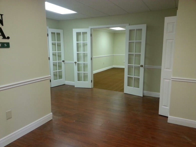 860 US Highway 1, North Palm Beach, FL à louer - Photo intérieure - Image 2 de 10